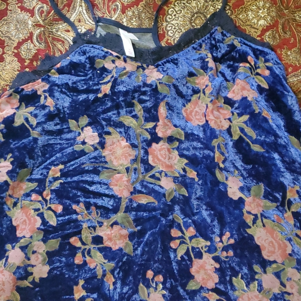 Blue velvet tank with roses
